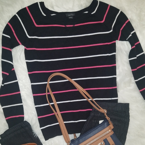 Sweater. - Picture 2 of 5